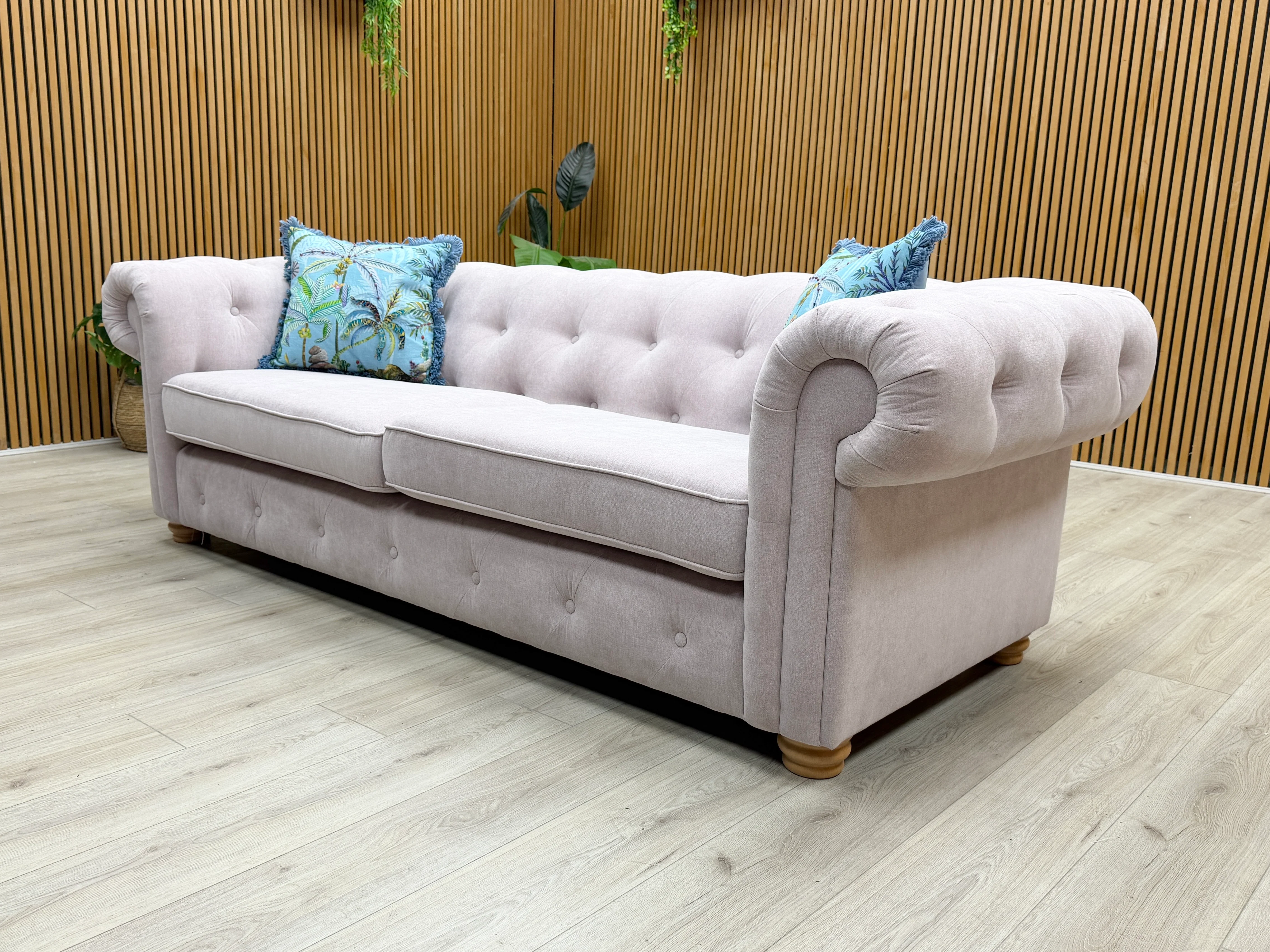 'Belair' Lilac Plaza Linen 4 Seater Chesterfield Sofa - Image 3