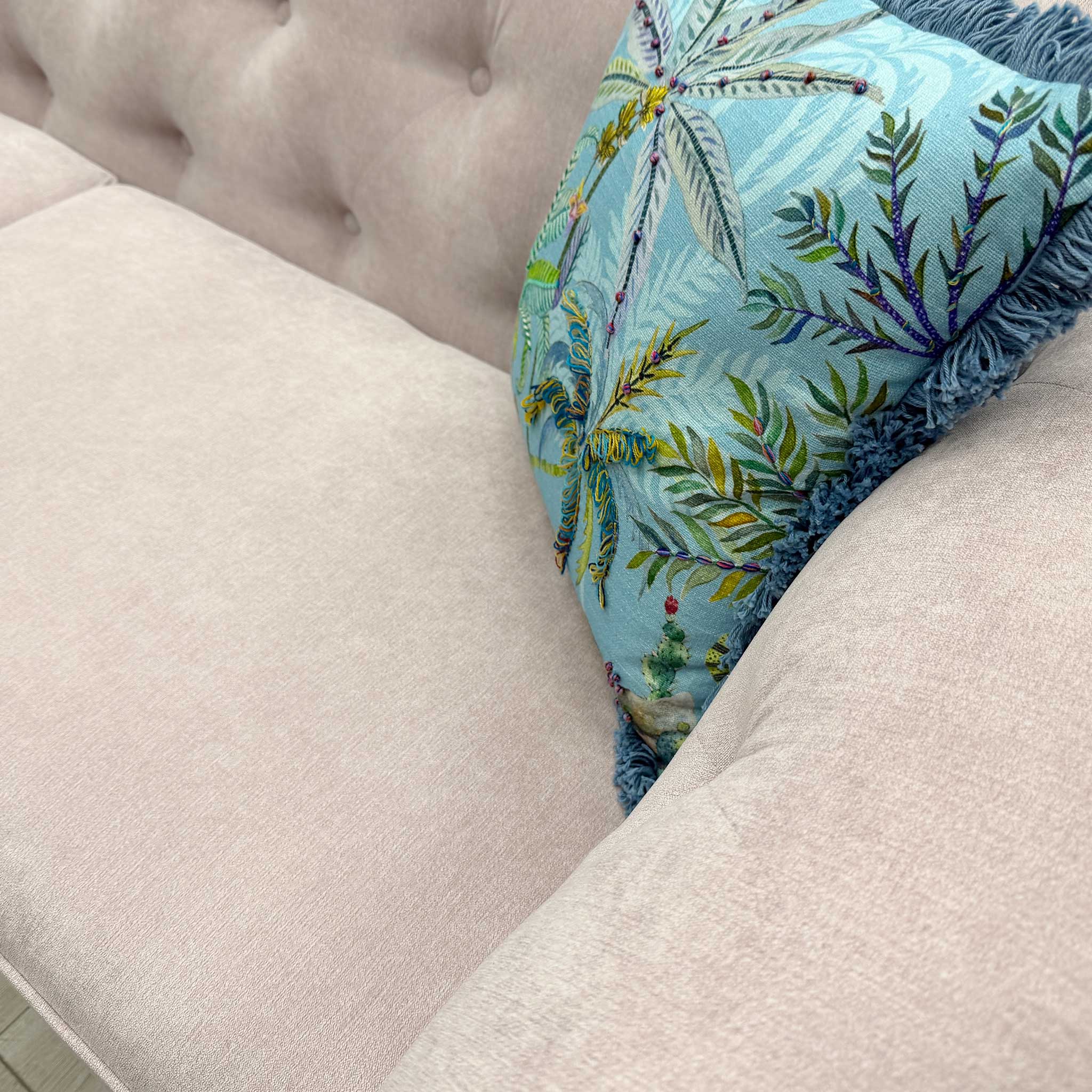 'Belair' Lilac Plaza Linen 4 Seater Chesterfield Sofa - Image 5