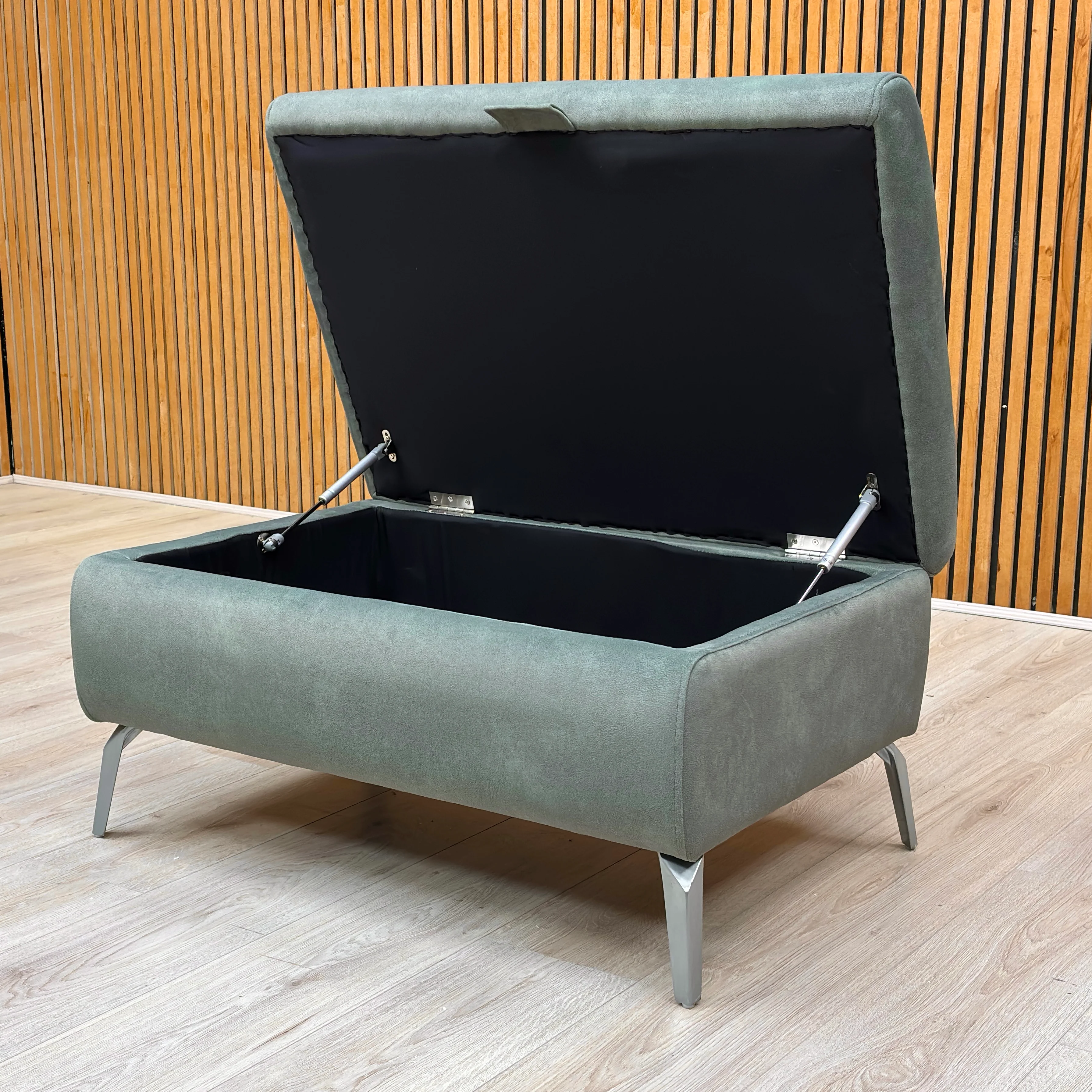‘Daytona’ Dexter Fern 43514 Velvet Storage Footstool - Image 3